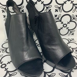 Tahari Black Leather Slingback Stilettos Size 7.5